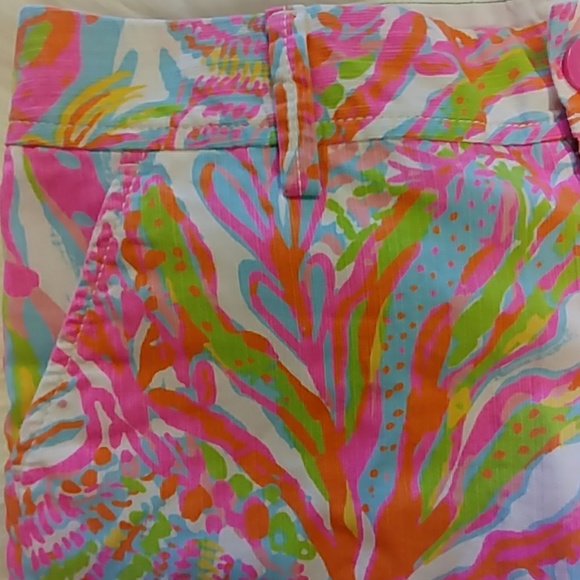 Lilly Pulitzer Callahan Shorts - Picture 3 of 8